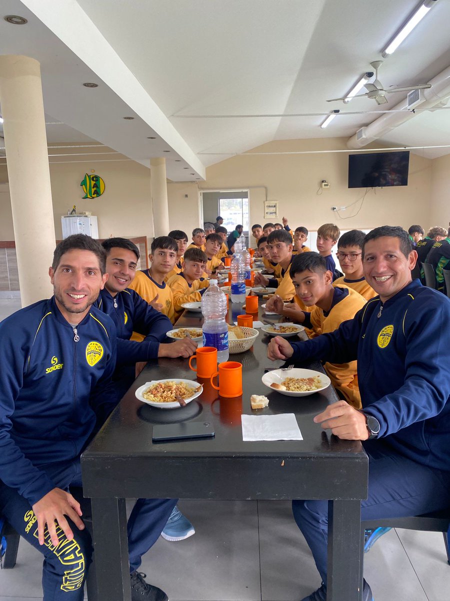 pechocigno's tweet photo. Fin del 2024
Siempre van a estar en mi corazón sigan soñando q este es el camino humildad,sacrificio y gracias × todo el año compartido y vivido q fue maravilloso
Con @luchocigno orgullosos d ustedes
Atlanta 9na Div 2024 💛 💙 💛
@Atlantainferio1
#formandopersonas
#noessolofutbol https://t.co/V8PTXGgEGz