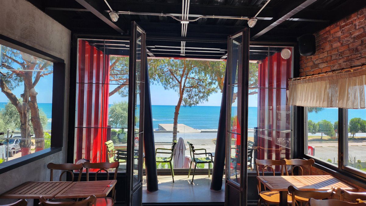 nonymoushack's tweet image. Shipping containers for rent
It feels good to have a luxurious morning.
#ShippingContainer #CoffeeShop #Travel #Appetizing