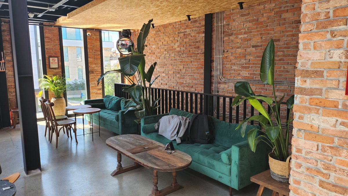 nonymoushack's tweet image. Shipping containers for rent
It feels good to have a luxurious morning.
#ShippingContainer #CoffeeShop #Travel #Appetizing