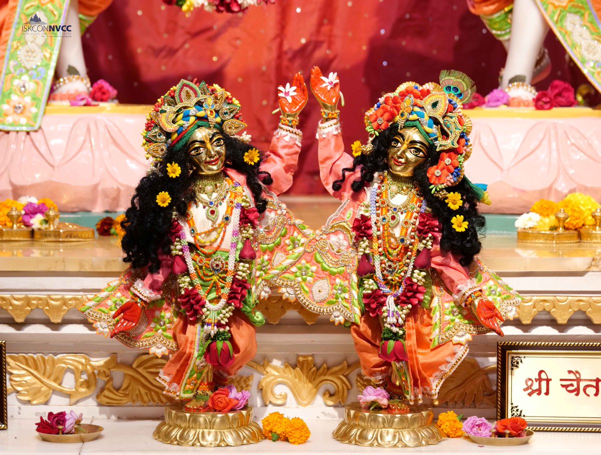 ISKCONPune's tweet photo. 🙏🏽Today's Darshan 📿 🗓14-12-2024🙏
🌷Sri Sri Gaur Nitai🌷
🚩@ISKCONNVCCPune🚩
.
.
#ISKCONNVCC #ISKCONPune #ISKCONNVCCPune #ISKCON
#14thdecember #14thdecember2024 #Saturday
#Harinaamsankirtan #Radheshyamdas #Radheradhe
#Sankirtan #Kirtan #Vrindavan #Mayapur #Prabhupada
#GVE https://t.co/MS8Z0FrLiW