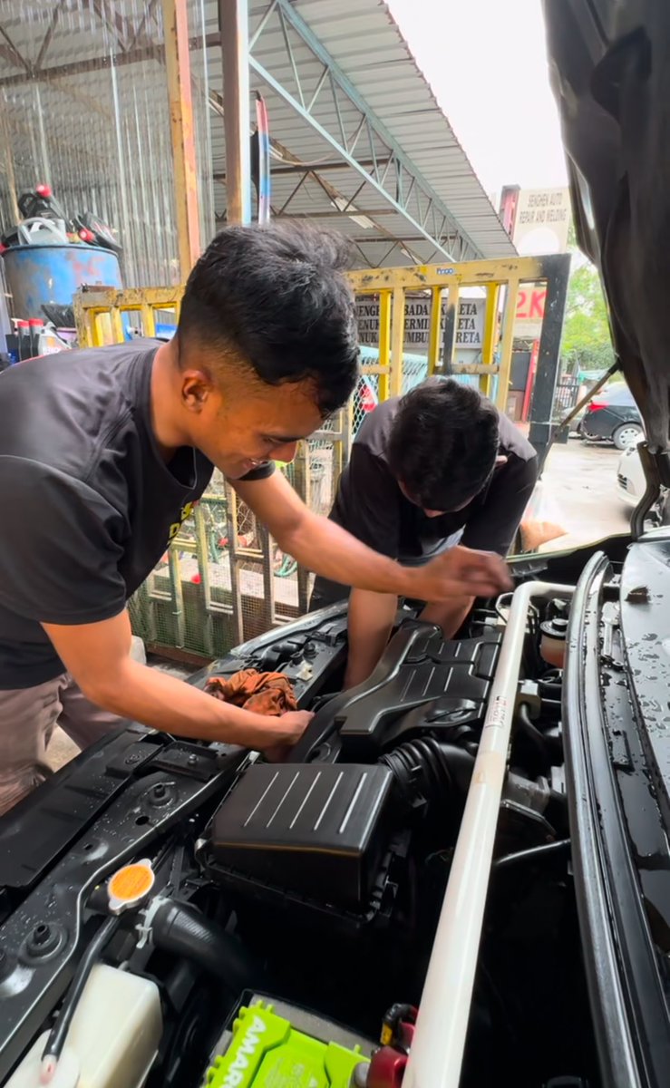 AkeemSharyzal's tweet photo. Kepada semua pengguna Perodua, Proton, Honda, Toyota, Nissan, Mazda, Suzuki semua kereta la yang ada.

Kalau dah taktau nak services kereta kat mana, datang je Workshop ni dekat Shah Alam. Owner baik murah &amp; jimat. https://t.co/dzE9aR9Zz2