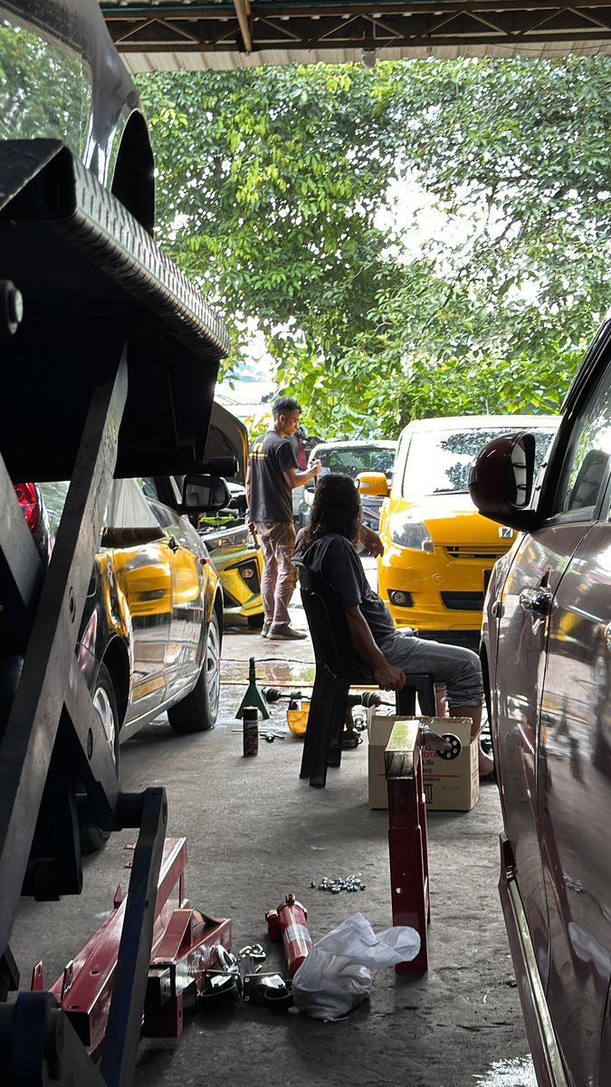 AkeemSharyzal's tweet photo. Kepada semua pengguna Perodua, Proton, Honda, Toyota, Nissan, Mazda, Suzuki semua kereta la yang ada.

Kalau dah taktau nak services kereta kat mana, datang je Workshop ni dekat Shah Alam. Owner baik murah &amp; jimat. https://t.co/dzE9aR9Zz2