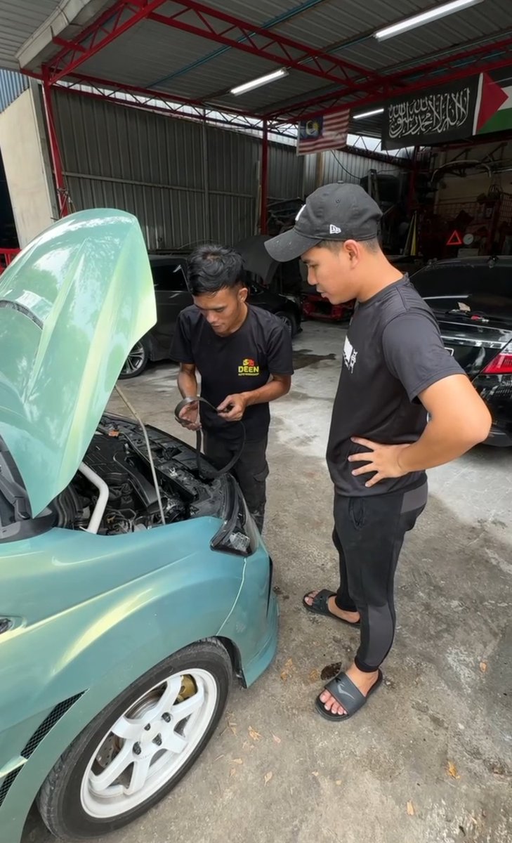 AkeemSharyzal's tweet photo. Kepada semua pengguna Perodua, Proton, Honda, Toyota, Nissan, Mazda, Suzuki semua kereta la yang ada.

Kalau dah taktau nak services kereta kat mana, datang je Workshop ni dekat Shah Alam. Owner baik murah &amp; jimat. https://t.co/dzE9aR9Zz2