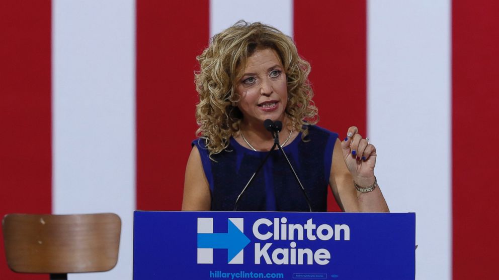 unusual_whales's tweet photo. In August, Debbie Wasserman Schultz bought $HL, Hecla Mining Company.

It peaked at 45% up.

She sits on the the Environment, Manufacturing, and Critical Minerals Sub Committee

Her portfolio is slowly becoming one of the best performers in Congress. https://t.co/IDtNSog4bA