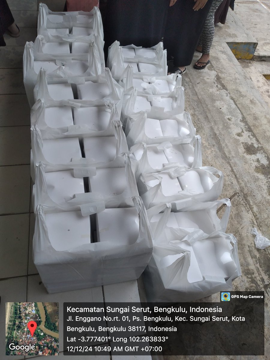 ZaniTarzan's tweet photo. Kamis(12-12-24)tarzan zani luhkan kota bengkulu,kegiatan makan bergizi gratis,menu ikan ut generasi emas 2045,dalm rangka KARKANAS ke 11 thn 2024,di SDN 57.kelurahan pasar bengkulu,kota bengkulu
#GiatLuhkanSatminkalBRPPUPP
#luhlapor 
@bppsdm_kp 
@bppsdm_brppupp https://t.co/YST82ChibZ