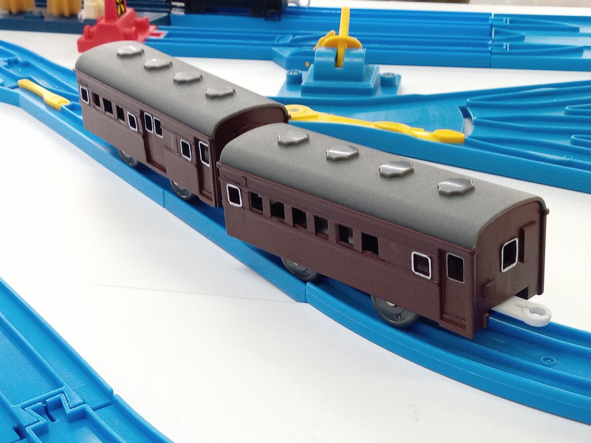 orohane_'s tweet photo. 新作　スヤ52 1・6
新津所属だった保健車です
窓割りの変更、Hゴム化、妻面埋め等々です
#改造プラレール
#新津プラ会 https://t.co/YkojXGZP6k