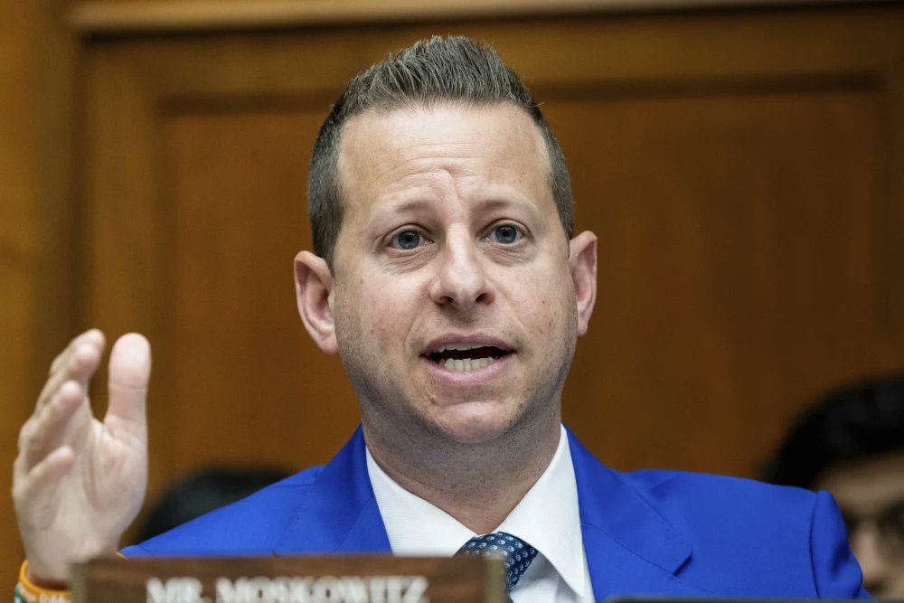 unusual_whales's tweet photo. This is unusual.

Representative Jared Moskowitz bought stock in Lockheed Martin, $LMT, in November.

He also bought Nvidia, $NVDA, $META and Merck, $MRK.

He sits on the House Committee on Foreign Affairs.

After, Lockheed Martin was awarded a $107 million Navy contract order. https://t.co/sdAmSY2s9T