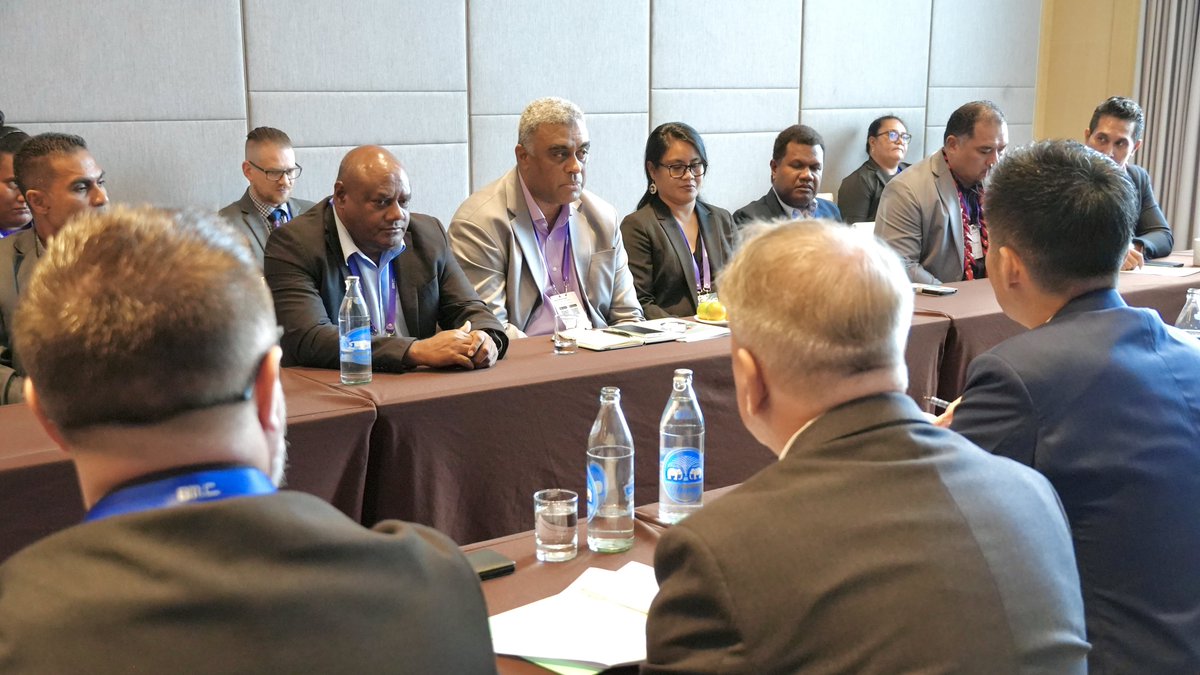 iori_IOM's tweet photo. Glad to re-connect with the #Pacific #SIDS👍🏻
Inspired to meet with 12 Pacific #SIDS & #PIDC delegates at #BMIC7 in Bangkok, discussing 🇺🇳@UNmigration #IOM support for secure & seamless #BorderManagement, legal identity, ePassport, #RISP, labor #mobility, #climate change & more! https://t.co/GM92lBzxSF