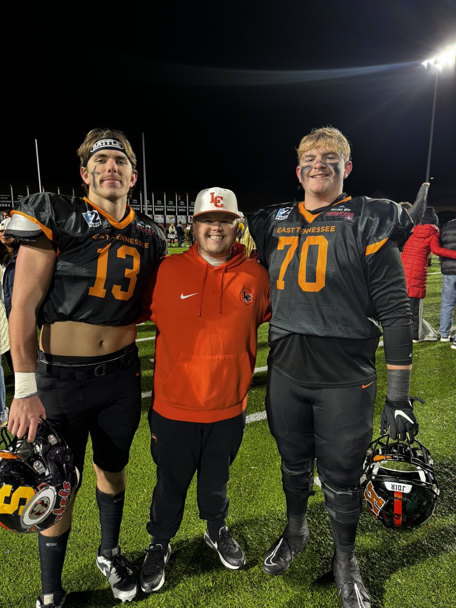 LenoirCityFB_'s tweet photo. We are so proud of our guys for representing Lenoir City! Big win!

@Eli_Harrison18 
@Bryson_D75 

#RepTheCity🐾🟧⬛️ https://t.co/DzinTmvXyo