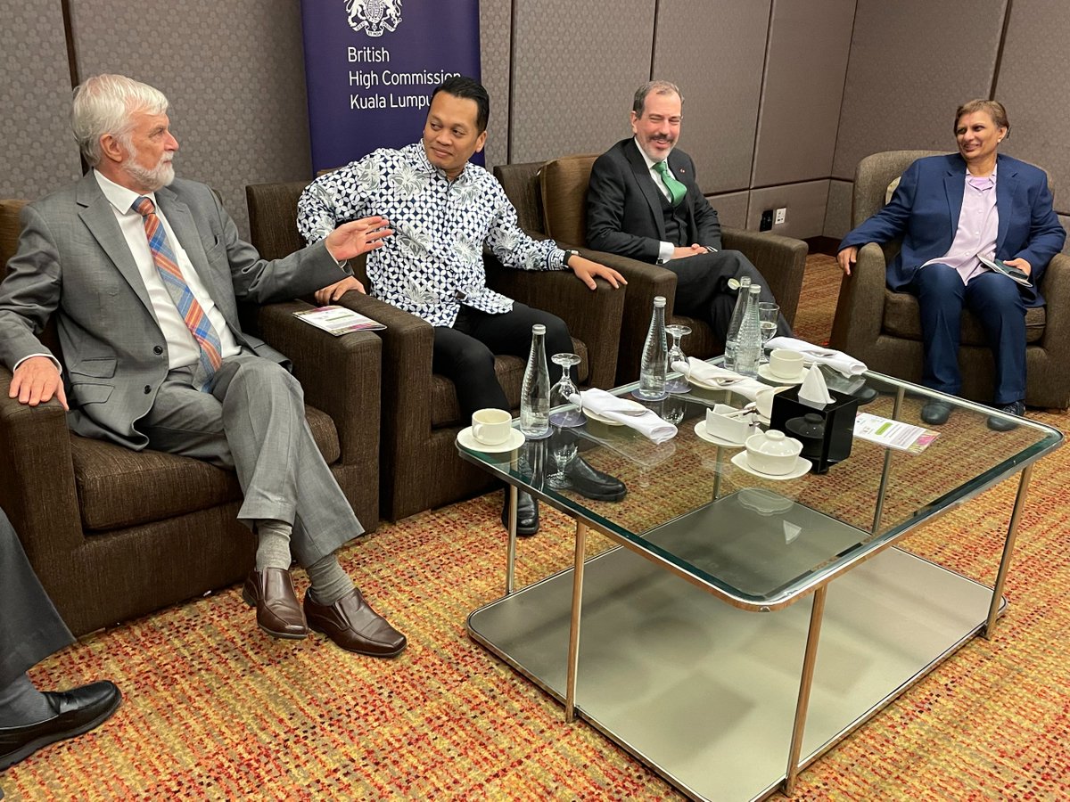 Jim Skea (@jimskeaipcc) on Twitter photo Ahead of today’s climate science symposium in Kuala Lumpur organised by <a href="/UKinMalaysia/">UK in Malaysia🇬🇧</a>, together with my #IPCC colleague WGIII Co-Chair Joy Pereira, I met with Minister of Natural Resources and Environmental Sustainability Nik Nazmi bin Nik Ahmad & David Wallace of BHC in KL. Ahead of today’s climate science symposium in Kuala Lumpur organised by <a href="/UKinMalaysia/">UK in Malaysia🇬🇧</a>, together with my #IPCC colleague WGIII Co-Chair Joy Pereira, I met with Minister of Natural Resources and Environmental Sustainability Nik Nazmi bin Nik Ahmad & David Wallace of BHC in KL.