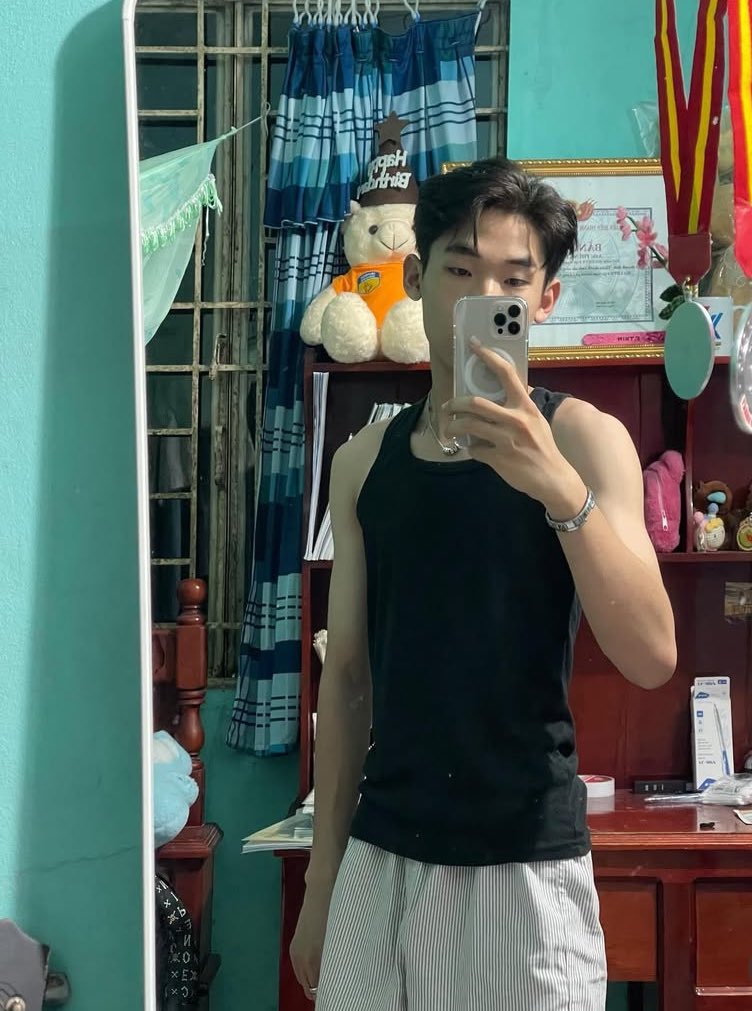 thinnfunn's tweet photo. Ưu điểm: đại du😈
Nhược điểm: tai dò 🌚 https://t.co/xA9V8hBEBy