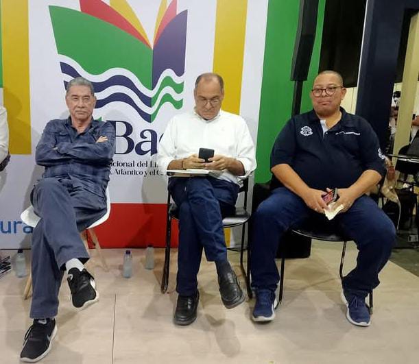 En la Feria del libro Filbac, Álvaro Suescún y José Antonio Segebre de La Lira, con Juan Ospino, Secretario Distrital de Cultura, en la conmemoración de los 20 años de la revista músico cultural más importante de Colombia.🎵🎶