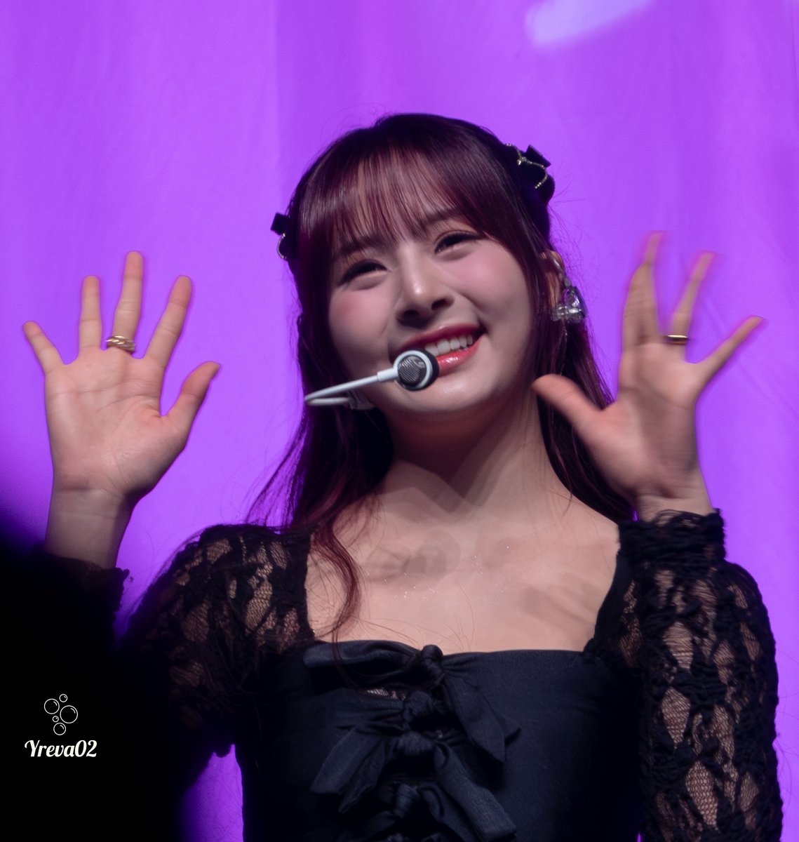 yreva02's tweet photo. Hana fifty fifty chicago 241210   

#fiftyfifty #LoveSprinkleTour_in_USA 
#피프티피프티 #하나 #hana https://t.co/H8DvSUlbY8