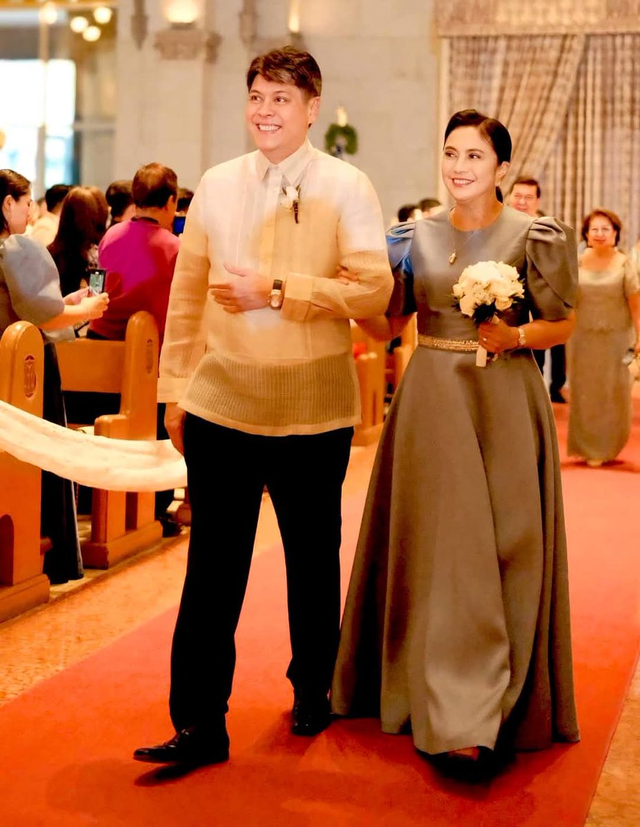 Akoganda12's tweet photo. Just imagine if they were the President and Vice President of Philippines! 

No drama. No corruption. Hindi mawawalan ng pondo ang PhilHealth.

ᶜᵗᵗᵒ https://t.co/JlBL6JeDP8