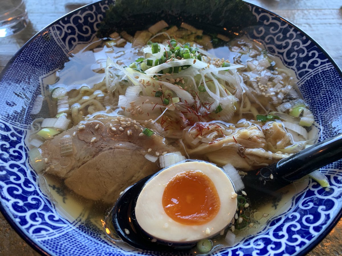 蓮田のひのでやラーメン。久々のヒットかもな。あっさりで好き嫌いは分かれるかもだけど、和食感があってとても美味しかった( ^ω^ )