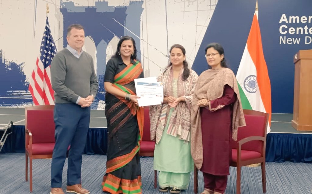 AkankshaKumar03's tweet photo. 🌈TESOL Felicitation Ceremony at the American Centre🎊🎉 An honour to receive the Certificate from the Worthy DE, Ms. Veditha Reddy, IAS and Addl. DE/DIR (SCERT), Dr. Rita Sharma😇🤞🏻🧿🥳
#celebration
#achievement
#merriment
#amazingday
@TESOL_Assn
@Dir_Education
@SCERT2021 https://t.co/eBx3EjNwPR