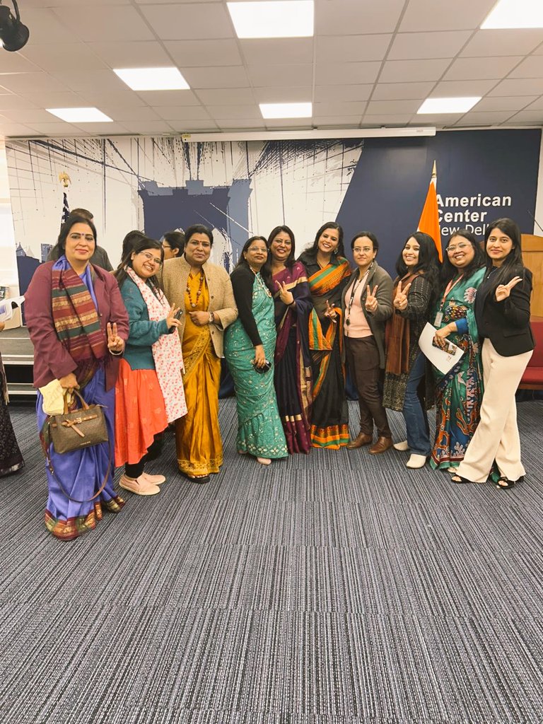 AkankshaKumar03's tweet photo. 🌈TESOL Felicitation Ceremony at the American Centre🎊🎉 An honour to receive the Certificate from the Worthy DE, Ms. Veditha Reddy, IAS and Addl. DE/DIR (SCERT), Dr. Rita Sharma😇🤞🏻🧿🥳
#celebration
#achievement
#merriment
#amazingday
@TESOL_Assn
@Dir_Education
@SCERT2021 https://t.co/eBx3EjNwPR