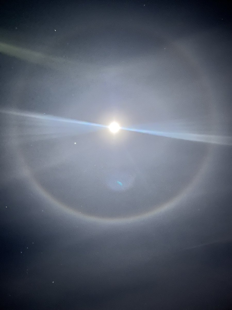 101Cleveland's tweet photo. @MarkJWeather why is there a literal circle around the moon tonight. The picture does not do the scene justice. Thanks! https://t.co/8yfBkdDnzY