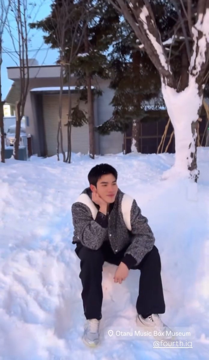 Nong4thsocute's tweet photo. ก่อนโดนแม่บ่น                         หลังโดนแม่บ่น

55555555555555555555 ในไลฟ์น้องเค้าทำเป็นไม่ฟังแม่นะ ทำหน้าดื้อตลอดเวลา บอกจะไม่ใส่อะไรทั้งนั้น แต่สุดท้ายก้ใส่หมด ทั้งหมวก ทั้งเสื้อคอเต่า ทั้งเสื้อมิชิลิน เอ้นดูมากก🤣✨🫳🏻🫳🏻 https://t.co/Qvz3K6tTwn