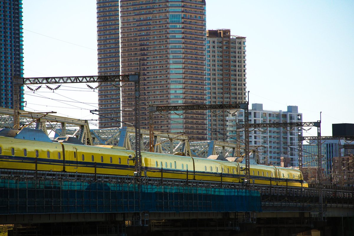 FerritonicsM0's tweet photo. 今日はドクターイエローを撮りに行ってきました。引退間近のJR東海所属のT4編成最後まで頑張ってください！
＃ドクターイエロー
#撮り鉄 
#新幹線 https://t.co/yKQRfWb7Oa