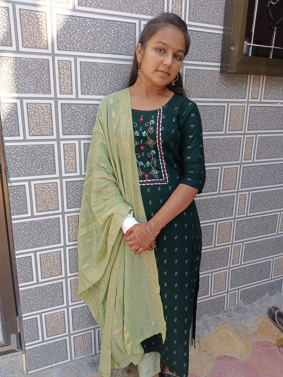 ગુજરાત સરકાર ની ઘોર લાપરવાહી અને નિષફળ તંત્રના કારણે ગાંધિનગર ખાતે ગુમ થયેલ દિકરી પ્રિતી બેન (રિંકુ) જીવણભાઈ પરમાર રહે ગામ ગવાણા જેઓ રાંધેજા વિધ્યાપીઠ, ગાંધી આશ્રમ હોસ્ટેલમાં રહી ધોરણ ૧૦ માં અભ્યાસ કરે છે. જે દિકરી તારિખ 8/12/24 ને રવિવારના રોજ હોસ્ટેલમાં થી કોઈ ને પણ કહ્યા વિના