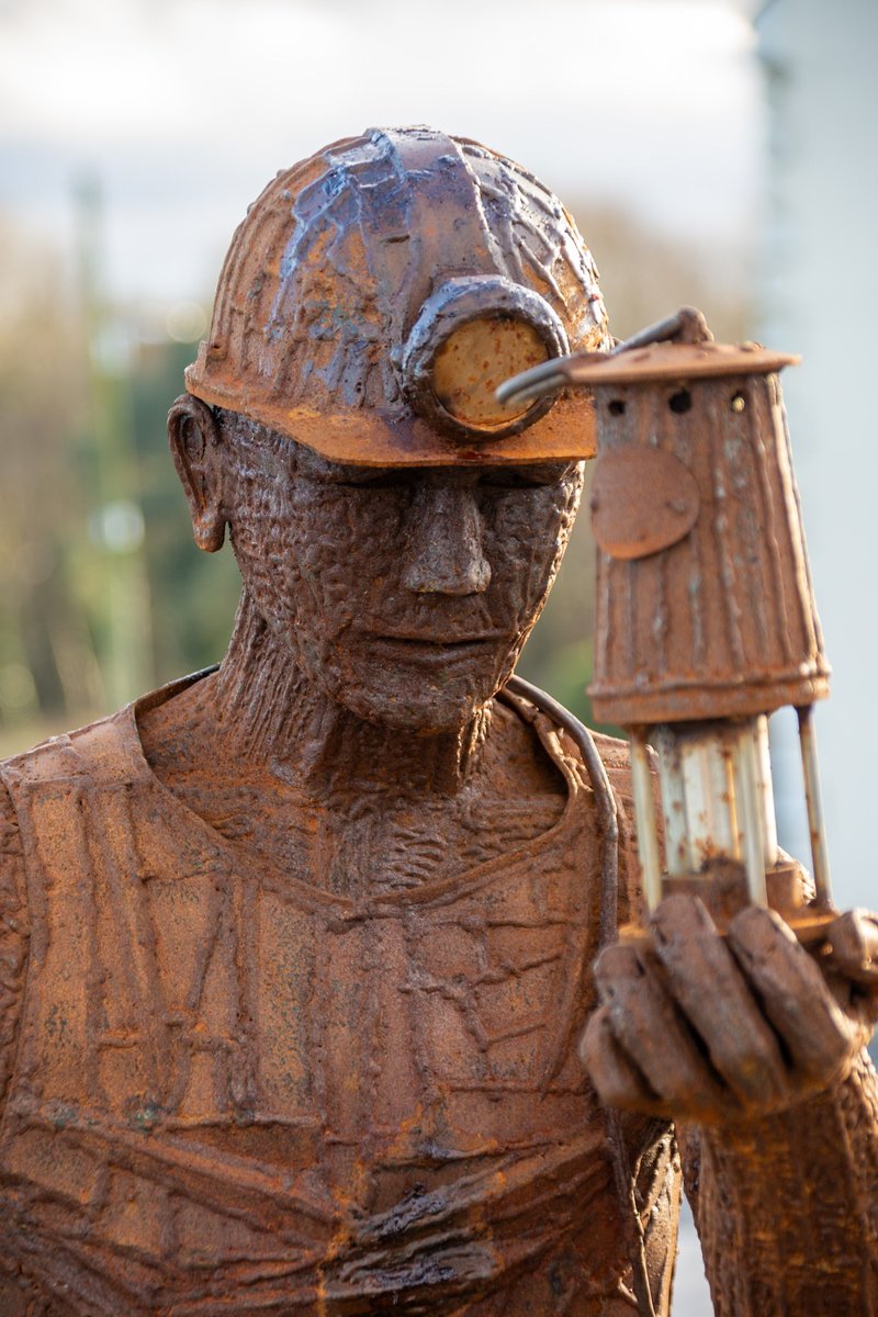 hsppysnapper's tweet photo. The Pitman #Outdoors #Representation #Plant #Sculpture #Statue #Tree #Monument #MaleLikeness #Architecture #Creativity #Craft #HumanRepresentation #History #Spirituality #Art #Autumn https://t.co/2BwXiuCjgJ