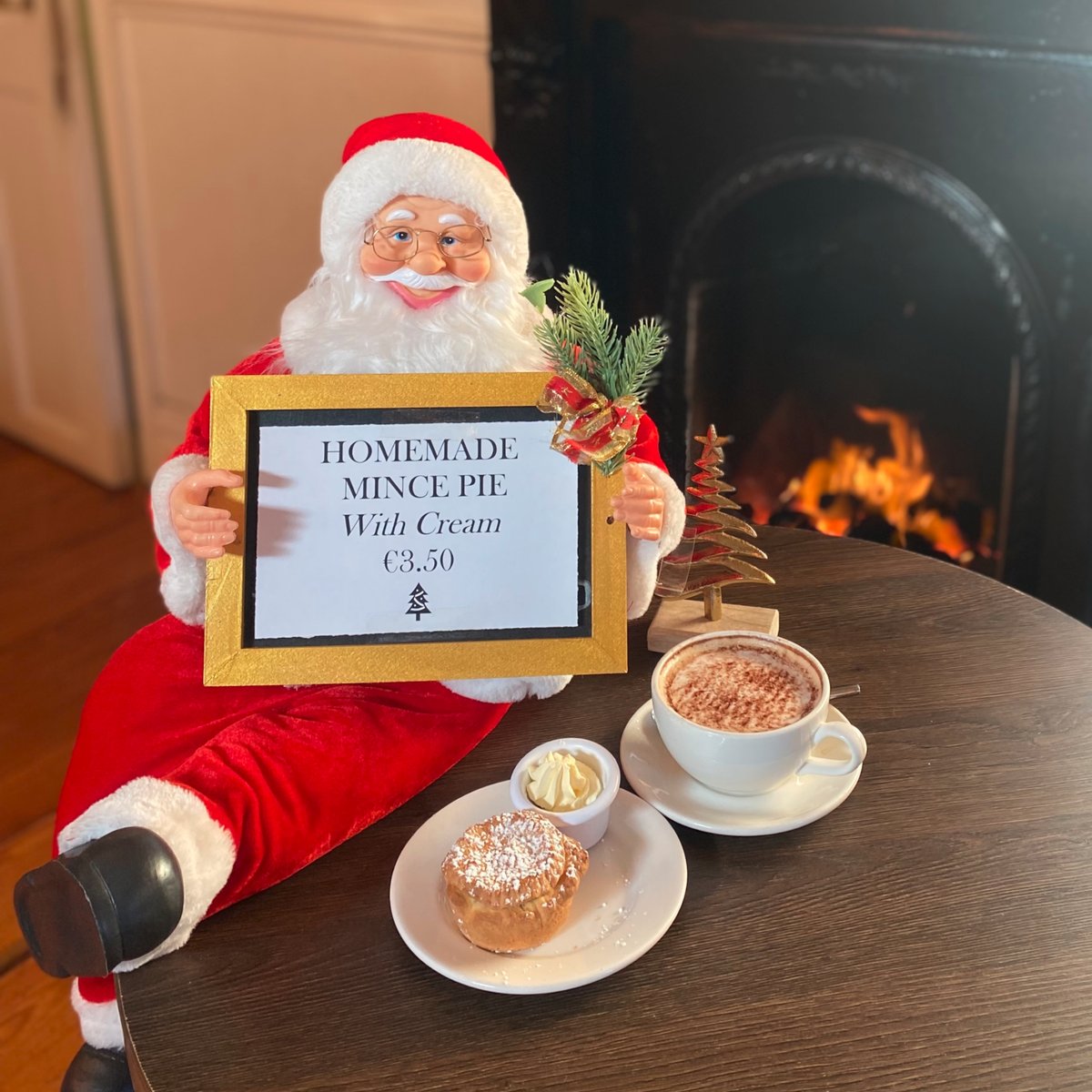 GleesonsRos's tweet image. You must come and taste our homemade Mince Pies over the Christmas break, crumbly and full of fruit, served with some fresh cream, all washed down with a warm cappuccino, #mincepieperfection #delicious 

#homemadewithlove #gleesons #Christmas #bakedinhouse