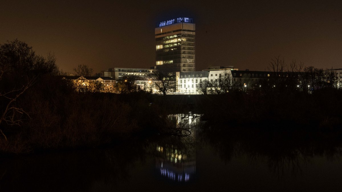 🔵 Joining with buildings and landmarks across Ireland, Cork County Hall will light up in blue tonight to mark National Irish Sign Language (ISL) Day 2024.

#NationalISLDay

<a href="/IrishDeafSoc/">Irish Deaf Society</a> <a href="/CorkDeafClub/">CorkDeafClub</a>