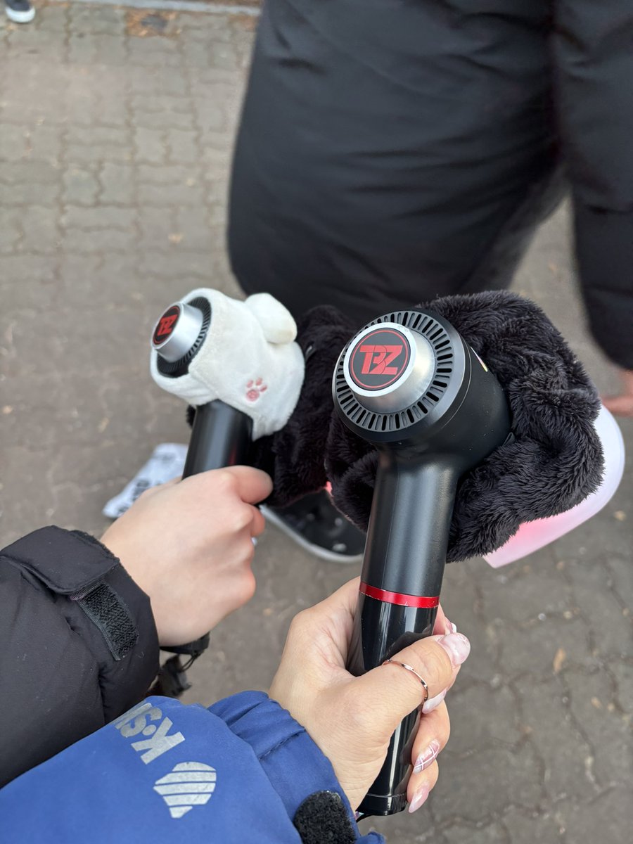 더비친구(빵비) 만남!!
가결됨 얘에에에에에ㅔㅇ에!!!