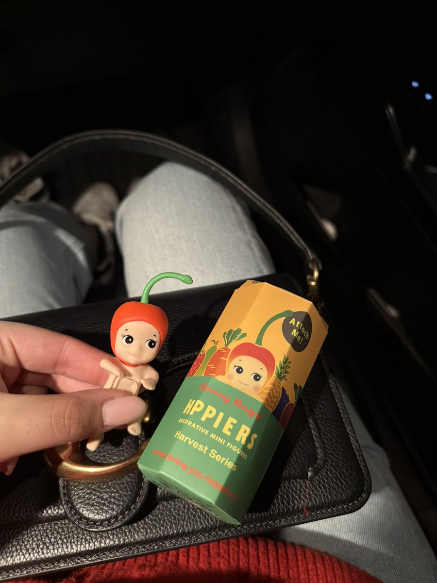 __alexiaaaa_'s tweet photo. let the addiction begin https://t.co/YFjFKjQLIO