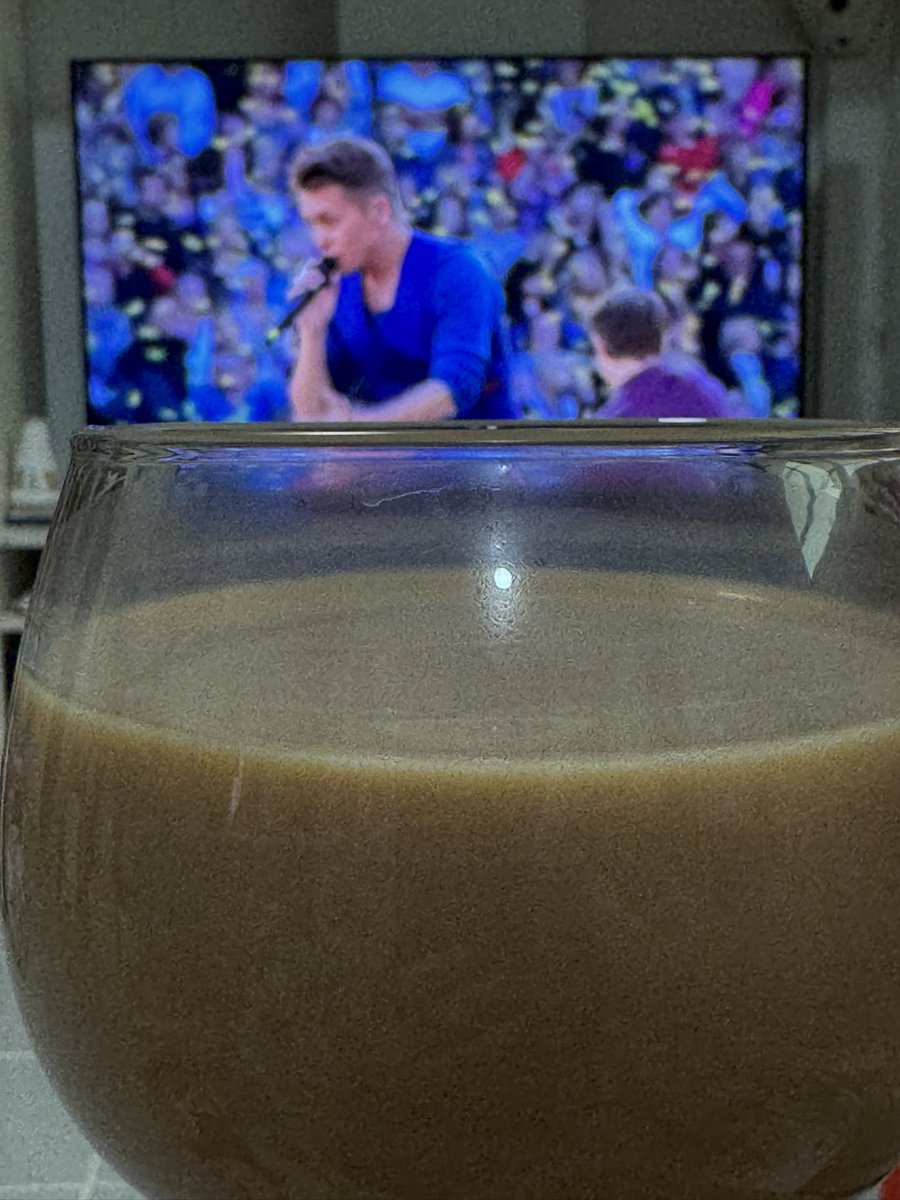 catzboulevard's tweet photo. Somebody change me to a semi coffee drinker https://t.co/qBudOg7cbN