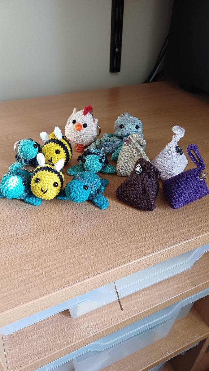 What a week.
I've reached 1000 sales, thank you so much. 

Also, I've no idea why turtles, chickens, and Jelly-Pals are so popular, but they are the best sellers this week 

Enjoy 20% off at necreationsshop.etsy.com

#UKGiftHour #UKGiftAM  #shopindie #Christmas #giftideas