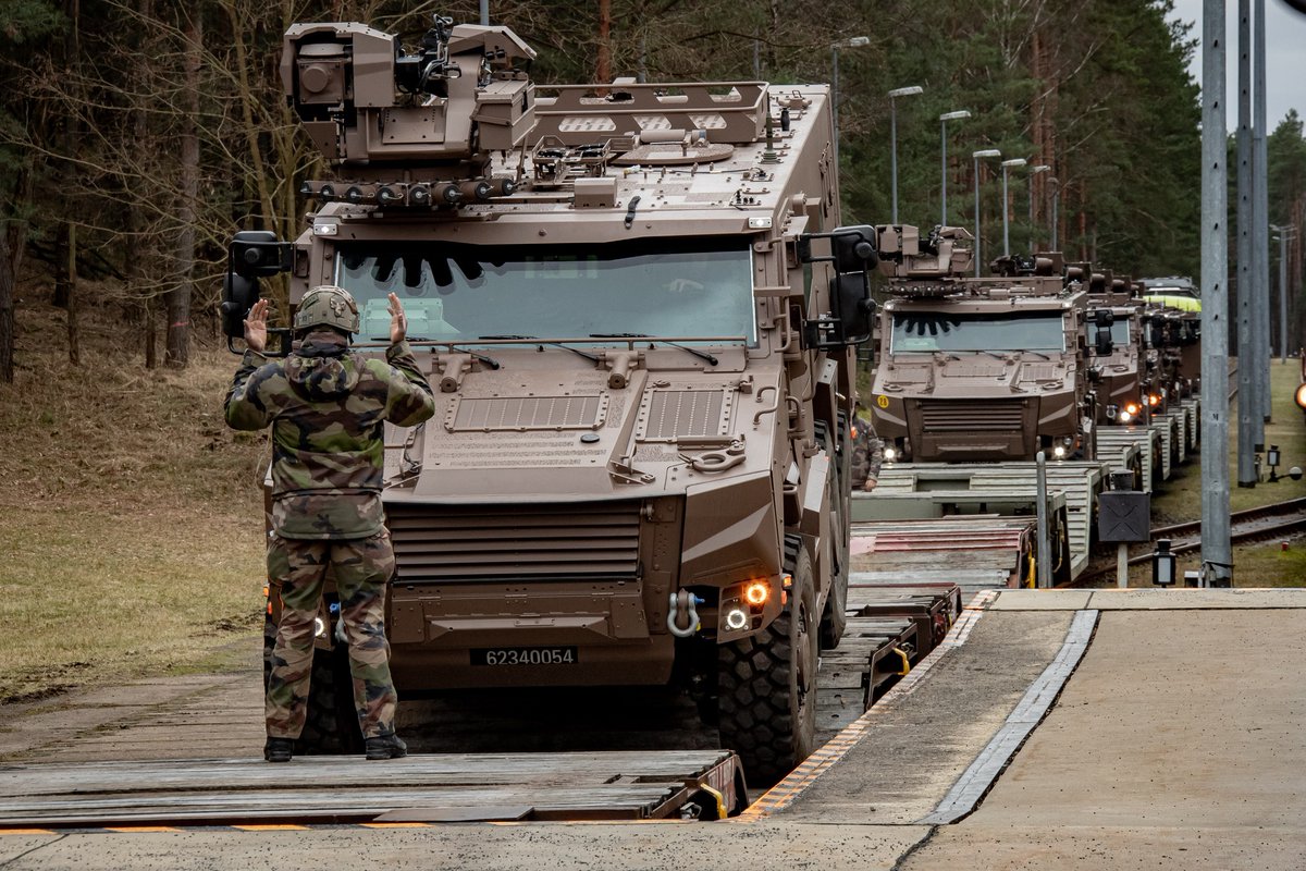 OFK_Bundeswehr's tweet photo. Das neue Operative Führungskommando der Bundeswehr, das #OFK, übernimmt die Aufgaben des #HostNationSupport und koordiniert Unterstützung von Logistik bis Infrastruktur für verbündete Streitkräfte in Deutschland. Ein wichtiger Beitrag zur #Bündnisverteidigung. https://t.co/ShmZxeOiXj