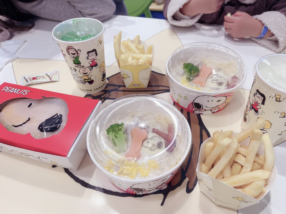 みなさんこんばんは！あもです＞ω＜
あものプロフィールが公式hpに掲載されましたー！🎀わーい！ぜひチェックしてみてください♡

こちら♡ koikano.jp/moeno-amo/

あとこの前ゆにばでたべたごはん🌐♡

#レンタル彼女 #コイカノ関西