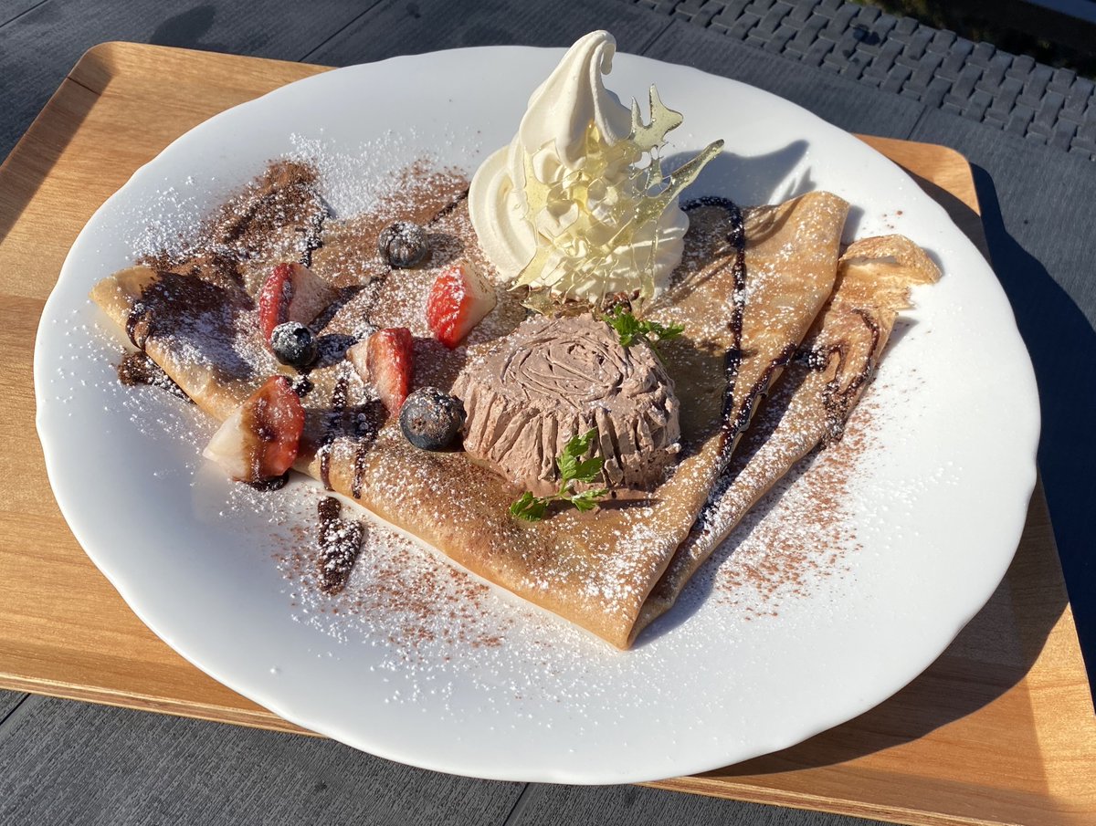 CafeMadu_ES's tweet photo. いつもありがとうございます🍴
今月の限定スイーツです🎄
『クレープ・ブッシュドノエル』
沢山のご注文お待ちしております🎄 https://t.co/Tw5TqRZ49U