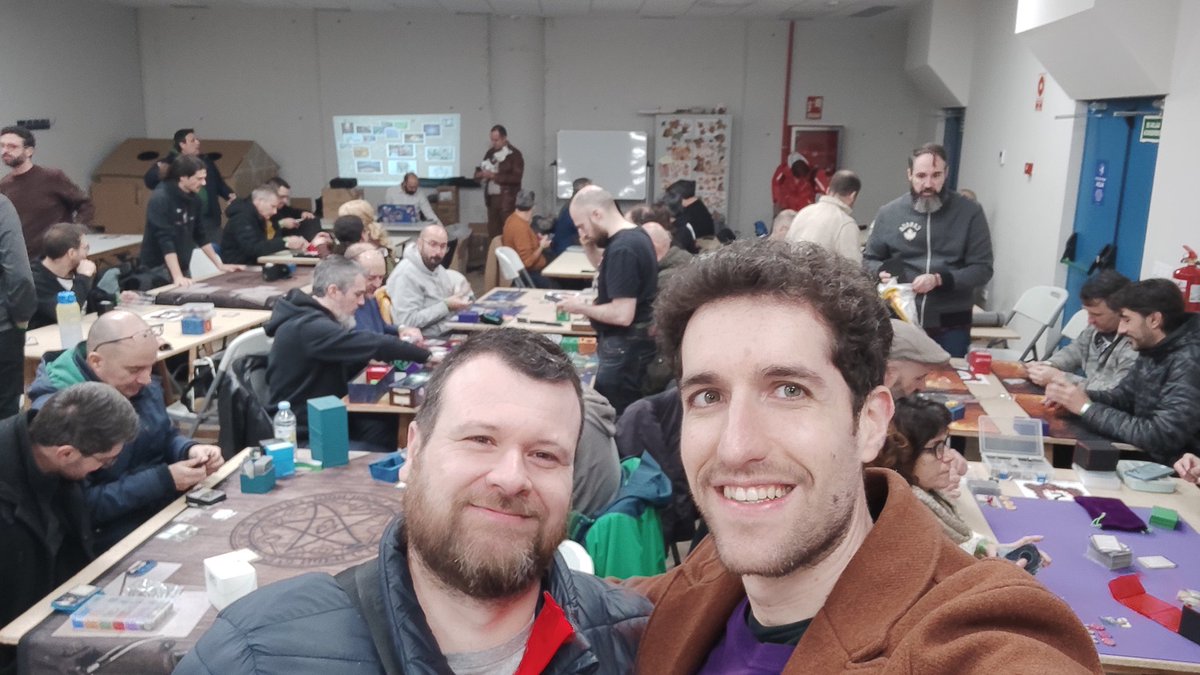 terretainnombra's tweet photo. @terretainnombra e @ignotaalicante unidos para superar la Sed de Sangre que nos lanza hoy @ArchivosArkham. Levante siempre presente en la navidad madrileña por culpa del maldito/bendito #ArkhamHorrorLCG https://t.co/XUaaoQgR5y