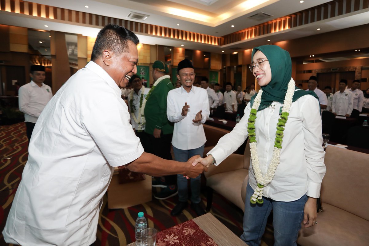 anggiaermarini's tweet photo. Hadiri kegiatan sosialisasi peraturan partai dan bimbingan teknis sistem informasi dan menejemen pelaporan kinerja anggota fraksi PKB, di hotel Grand Tjokro Yogyakarta.
@cakimiNOW @DPP_PKB @voiceofpkb
#bimteksimpel #dpppkb #kaderpkb #bantul #sleman #gunungkidul #jogjaistimewa https://t.co/amU3GxCnMo