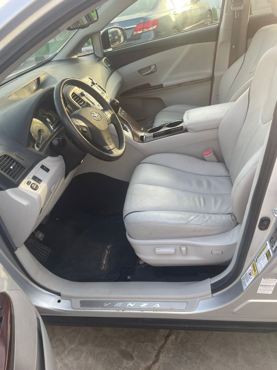 bashmidas1's tweet image. 2011 Toyota Venza
November Entry 
Full Option

19 million naira only. 

Kindly retweet 🙏