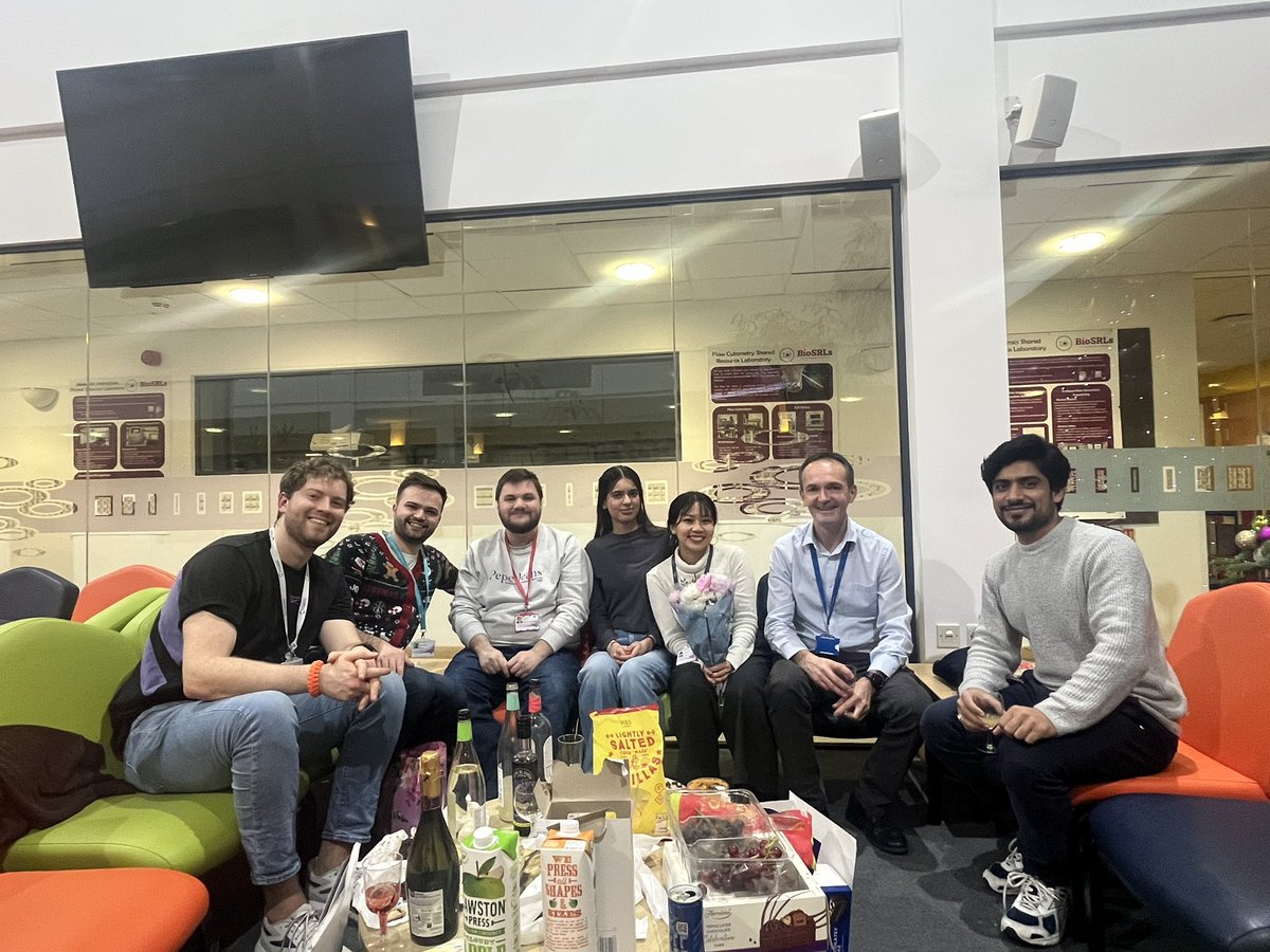 sopidayy's tweet photo. Passed my viva yesterday ☺️ Thank you the examiners @Munelectro and @Masschelein_Lab for all the suggestions. I want to thank my supervisors @CorreLabo @StavrosTeam , my lab mates, my friends, and family for the supports throughout my PhD journey. https://t.co/uRyJMgwMVw