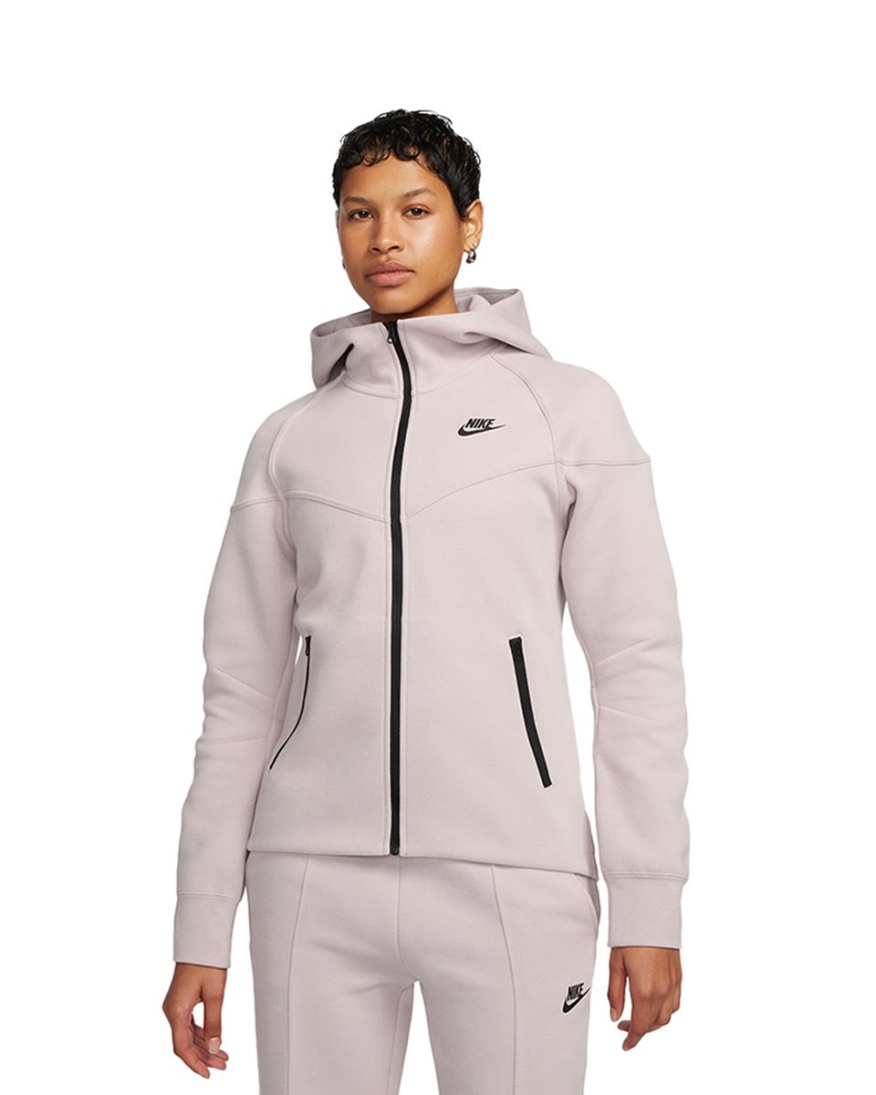 ujstore's tweet image. Tech Fleece di Nike si distingue per la sua speciale struttura a nido d'ape che trattiene il calore e assorbe l'umidità: 
Nessun compromesso tra Stile e Comfort 
#nike #niketechfleece #techfleece #nikesportswear #weareurbanjungle