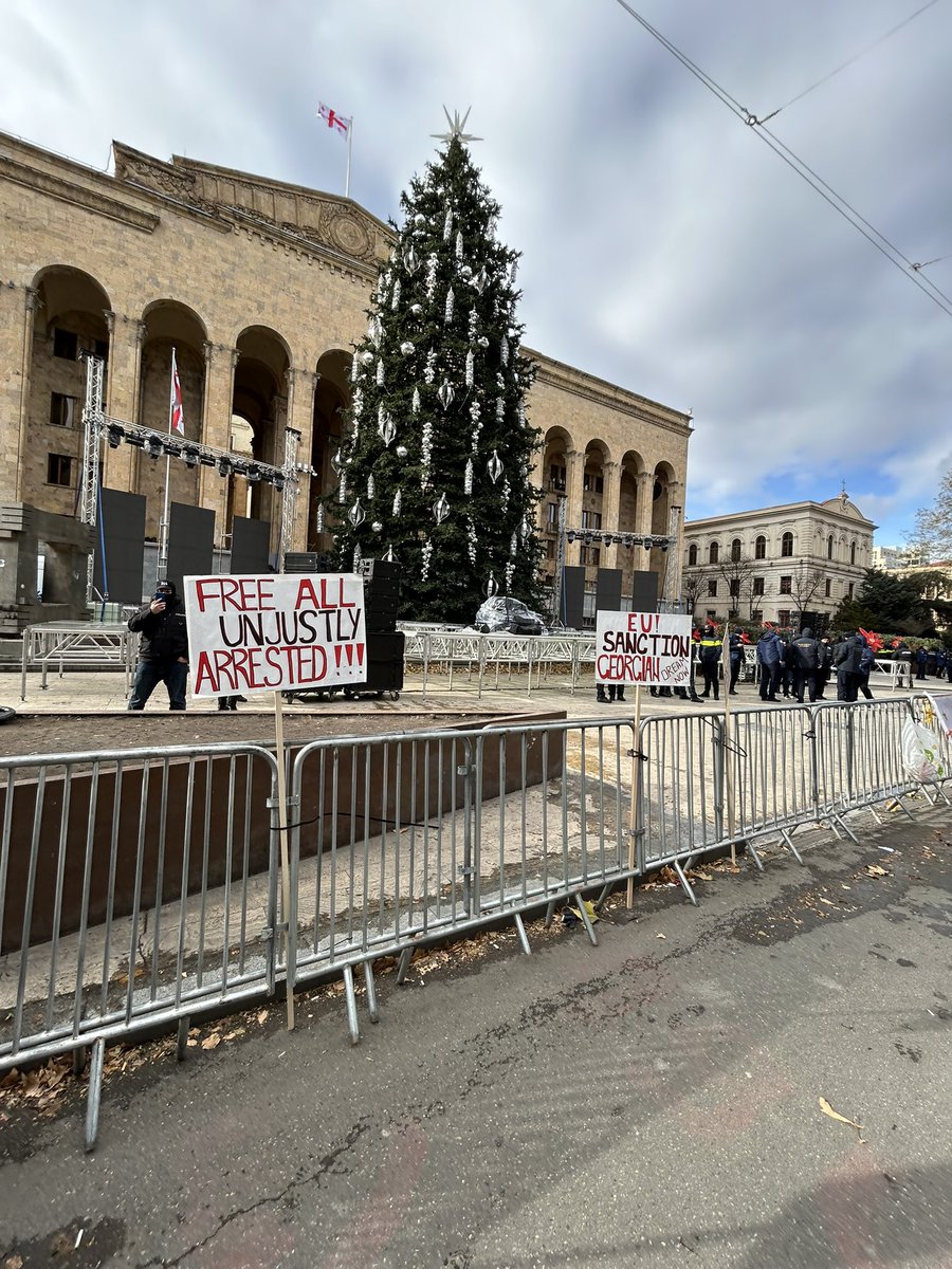 WildDeborah's tweet photo. While Tbs Mayor Kaladze is preparing 2 light the Christmas/New Years tree in front of Parliament 2night, Georgians are making clear what their wishes for Christmas/New Years really are…. https://t.co/Zlyco7UDol