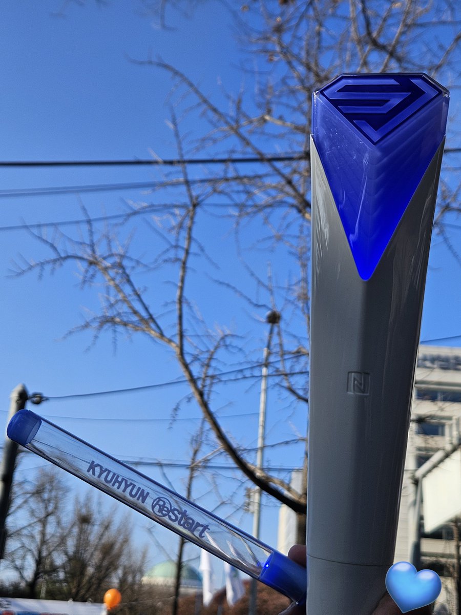 ryeong9_V's tweet photo. 💙 https://t.co/dFelCupanX