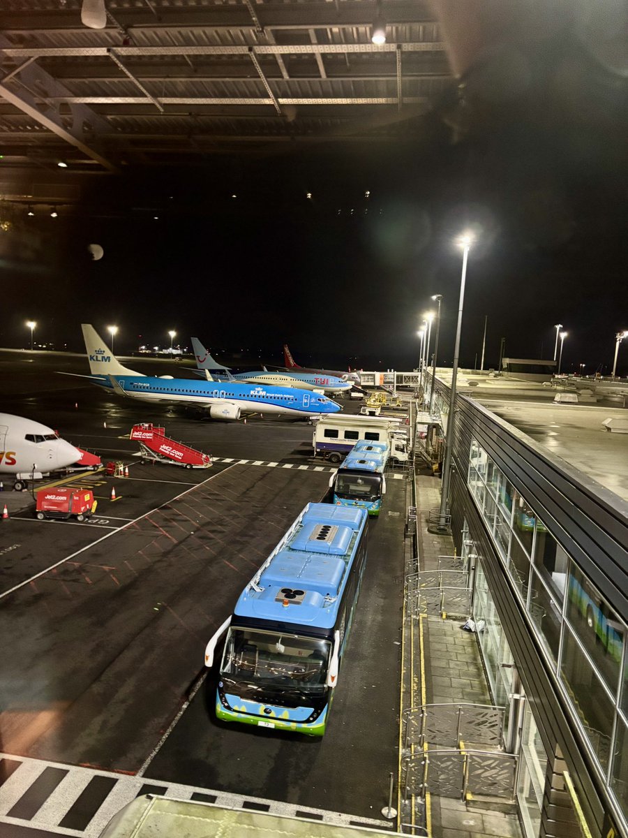 ChrisvanderGast's tweet image. Ah, the glamour of international travel. This red eye flight is so early I had to get up half an hour before I went to bed