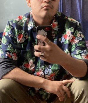 bigteddysoft's tweet photo. Hi y’all it’s me! Teddy! 

Big nerdy mf who will pound you then cook for you <3

29 (MNDI) 

He/him

Straight- I think (always learning) 

Switch 

Soft/hard kinks (ask me about them) 

Professional yapper

<3 / RT for a follow https://t.co/FfVtw9k3Qk