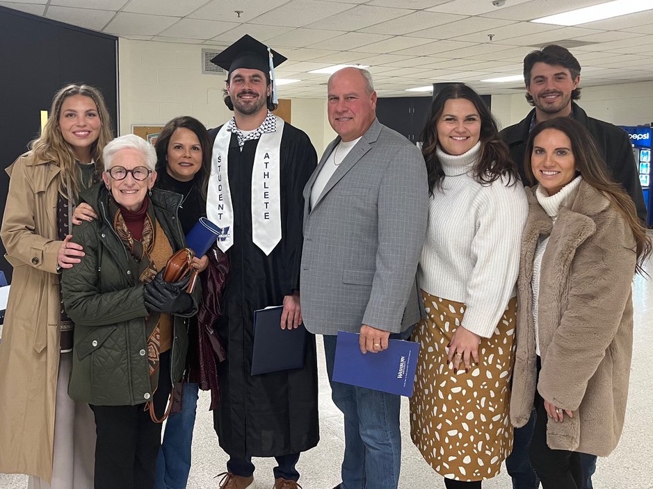 TimCallaghan19's tweet image. So proud of this Dude @charlesjcal5  accomplishing goals and creating his way, time flys.  Great things coming! #Bods