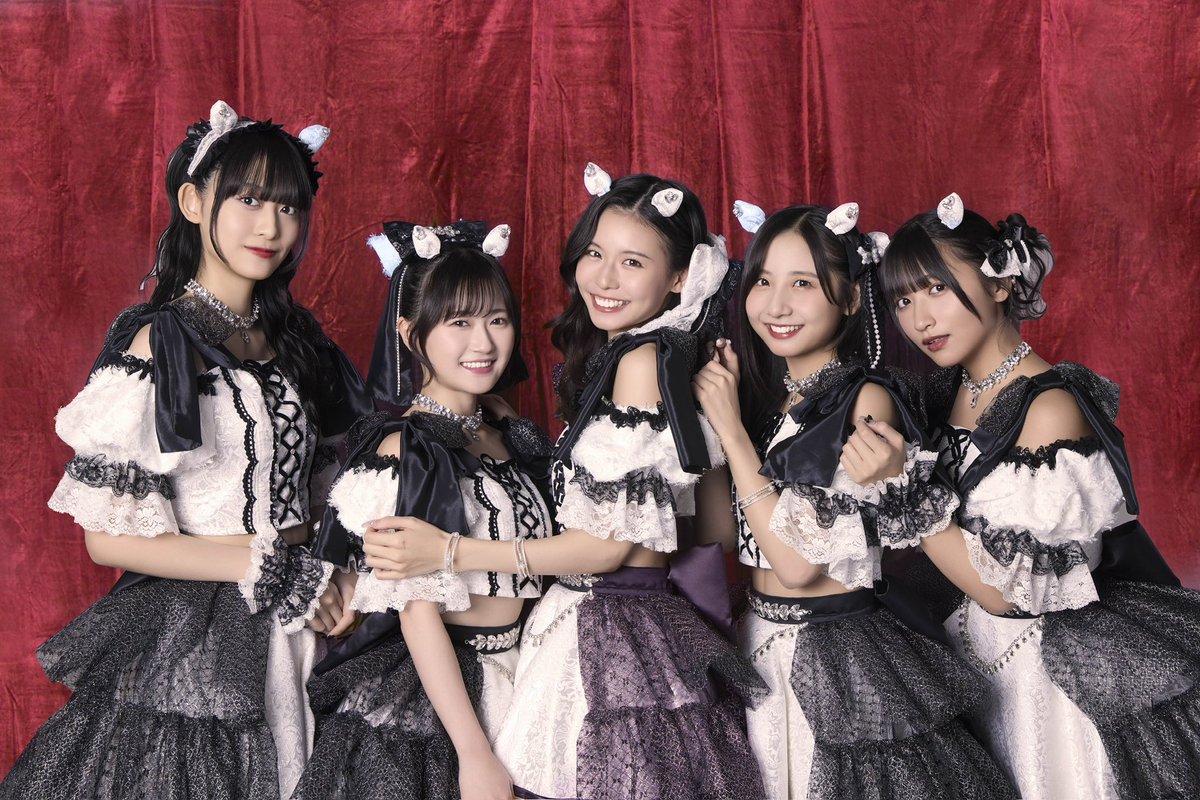 devilanthem's tweet photo. 【ワンマンビジュアル公開】
グループ結成10周年を記念するワンマンライブ「Miraculous Trajectory〜すべてが奇跡だった〜」のキービジュアルが決定しました！同時にワンマン衣装も大公開です！

Devil ANTHEM. 10th Anniversary ONE MAN LIVE
「Miraculous Trajectory〜すべてが奇跡だった〜」
日程：2024年12月27日(金)
会場：TOKYO DOME CITY HALL
時間：OPEN18:00 START19:00
チケット：https://t.co/8zquvsmW37

#デビアン