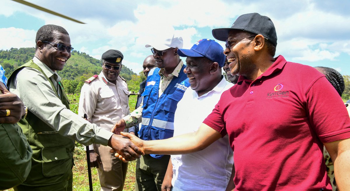 KenGenMDandCEO's tweet photo. Accompanied by #TeamJenGa, I joined the CS, @EnergyMinK, and the Narasha Community Forest Association (CFA), in a tree planting exercise at Narasha Forest where we have, to date, planted 218,000 indigenous trees. #JenGaKenGen
#SustainableKenGen https://t.co/oeWb3VVHCP