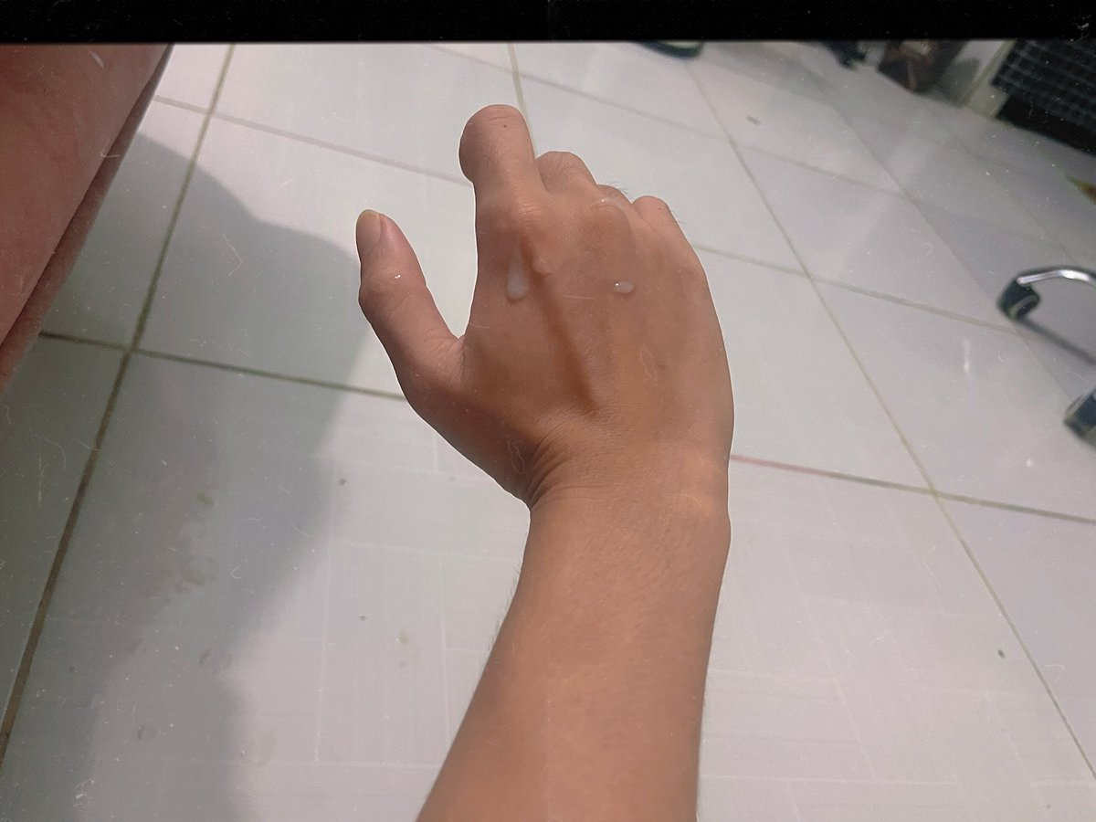 Tối qua dầm mưa...nay cảm rồi 🥺