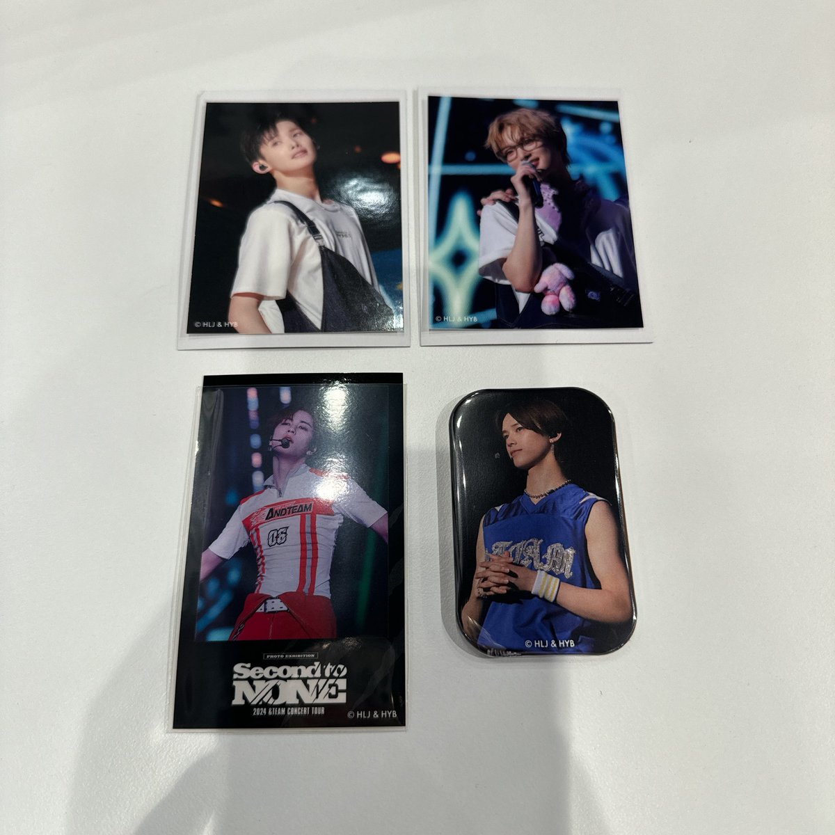 daizu__sub's tweet photo. &amp;TEAM 写真展 入場特典 ステッカー 缶バッジ 交換

【譲】K TAKI HARUA 

【求】EJ ウィジュ

現在心斎橋HMVにおります。
本日手渡し、後日東京手渡し、郵送での交換📮
検索からもお声かけください。

#andTEAM 
#andTEAM交換 #andTEAM_交換 https://t.co/Epb95AUv1r