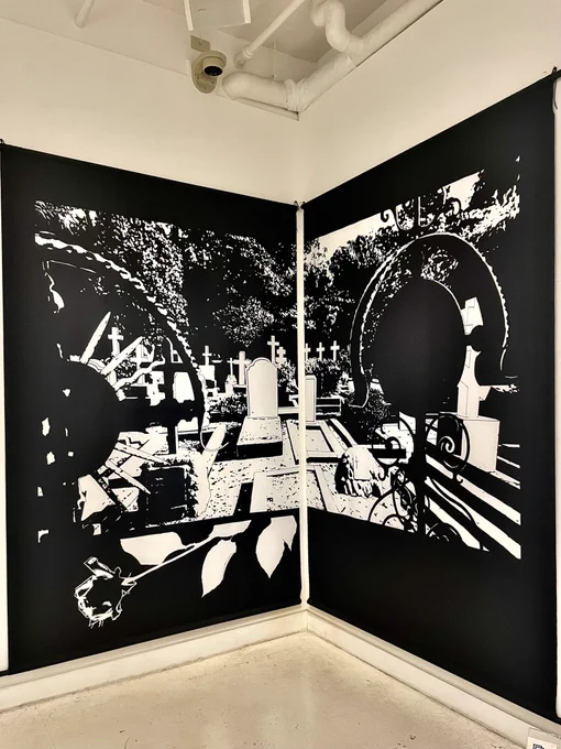 🌹楠本まき 画業40周年記念展🌹

今回は特別に展示の一部をご紹介! ココハナで連載していた『赤白つるばみ』シリーズの原画も展示されています✨ また『Kの葬列』のワンシーンを大きくプリントした一画は撮影可能🌹 行くか悩んでいる方、これを見てぜひ参考にしてみてくださるとです!

#楠本まき 